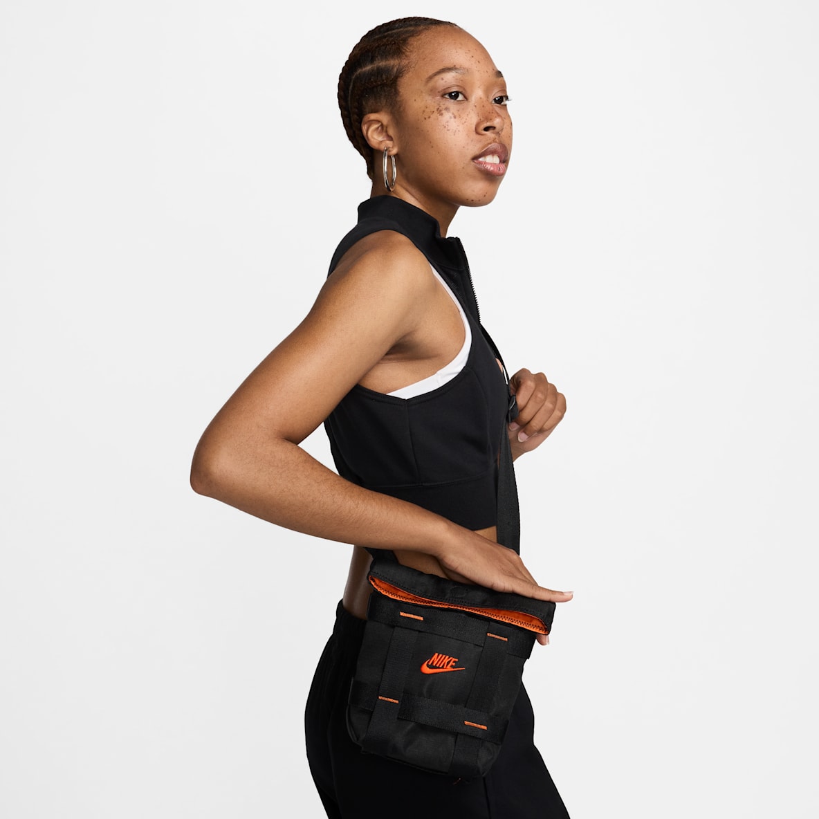バッグ MELO03 nike swoosh design body bag NIKE公式】ナイキ x ジャックムス ル スウッシュ クロスボディ